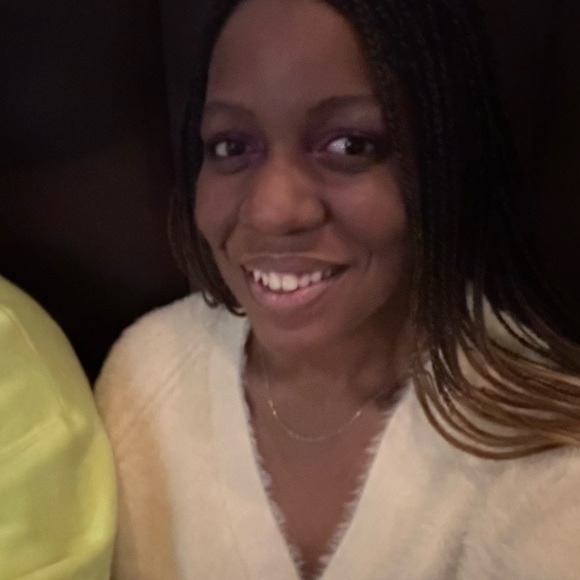 Meet your Posher, Dana - Picture 2 of 3